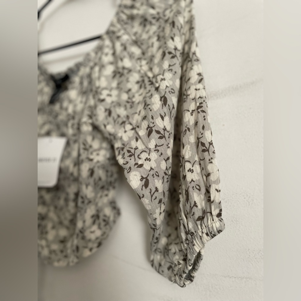 Forever 21 Women Floral Crop Top NWT - Picture 2 of 3